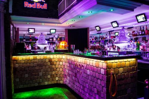 Il bancone del Magic Fly, locale in zona Roma Nord.